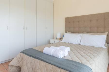 325 Leisure Bay *