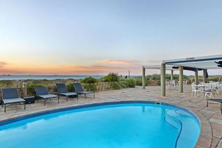 325 Leisure Bay