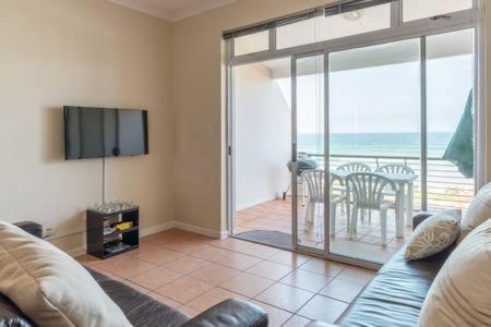 325 Leisure Bay *
